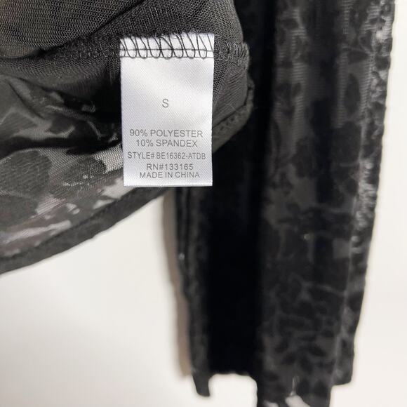 New Altar'd State Small S Black Velvet Burn Out Long Flare Sleeve Blouse Floral - Picture 9 of 10